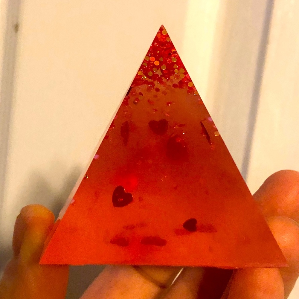 💝Gorgeous handmade Pyramid w floating hearts - Picture 5 of 11